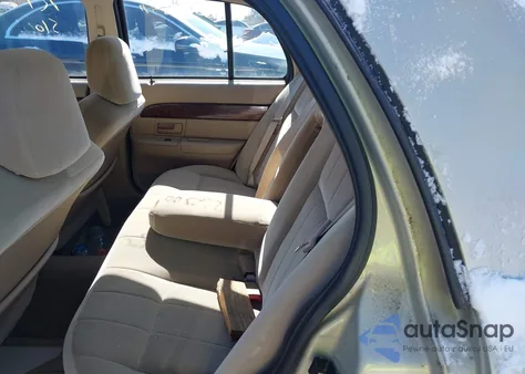 2004 Mercury Grand Marquis Gs z USA, uszkodzony, nr VIN 2MEFM74W04X683314